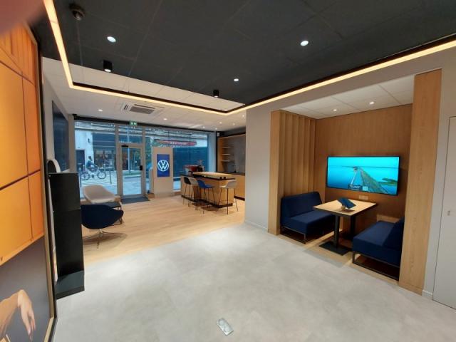 Aménagement d’un magasin automobile à Rouen – Agencement intérieur professionnel sur mesure