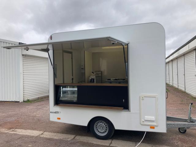 Aménagement sur mesure d'un foodtruck de cuisine traditionnelle à Caen