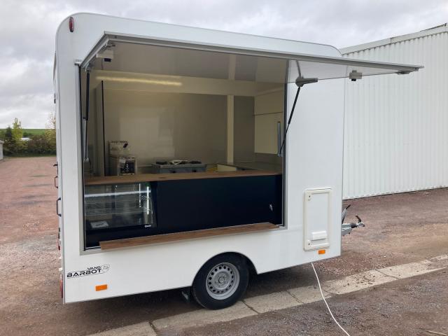 Aménagement sur mesure d'un foodtruck de cuisine traditionnelle à Caen