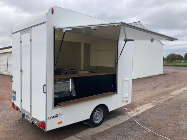 Aménagement sur mesure d'un foodtruck de cuisine traditionnelle à Caen