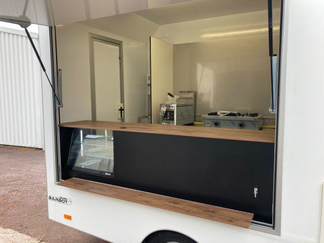 Aménagement sur mesure d'un foodtruck de cuisine traditionnelle à Caen
