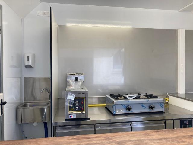 Aménagement sur mesure d'un foodtruck de cuisine traditionnelle à Caen