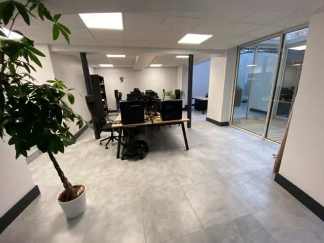 Aménagement de locaux professionnels à Caen – Agencement complet de bureaux et espaces de travail