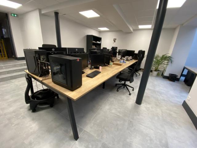 Aménagement de locaux professionnels à Caen – Agencement complet de bureaux et espaces de travail